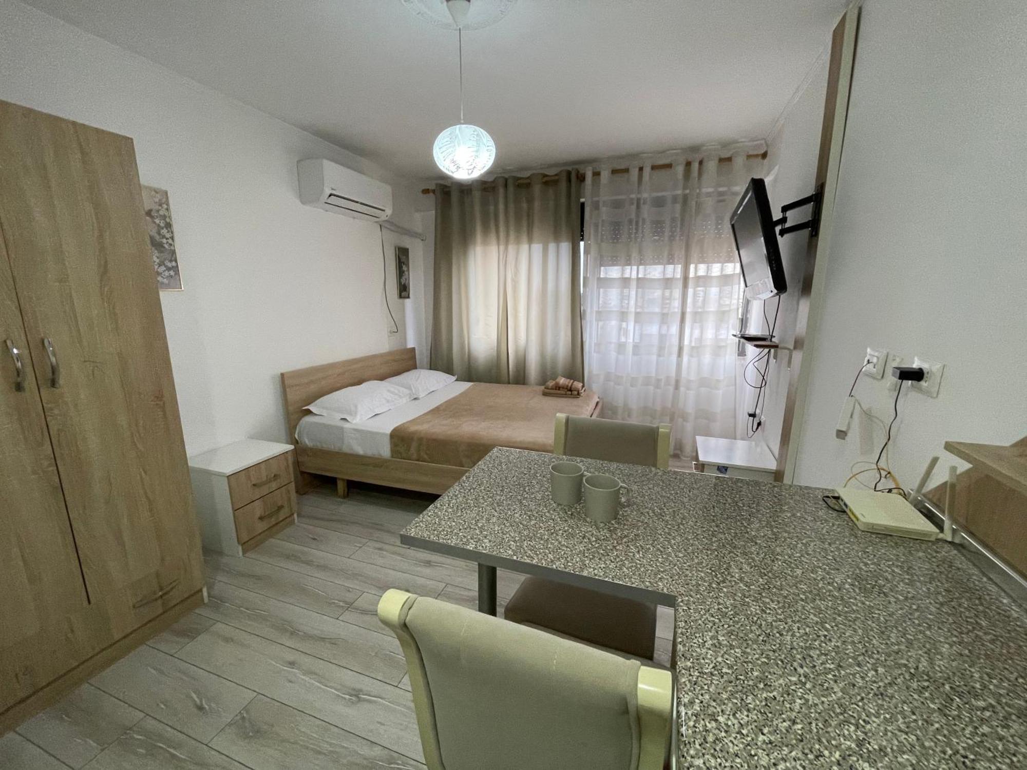 Downtown Modern Studio Apartment Тирана Экстерьер фото