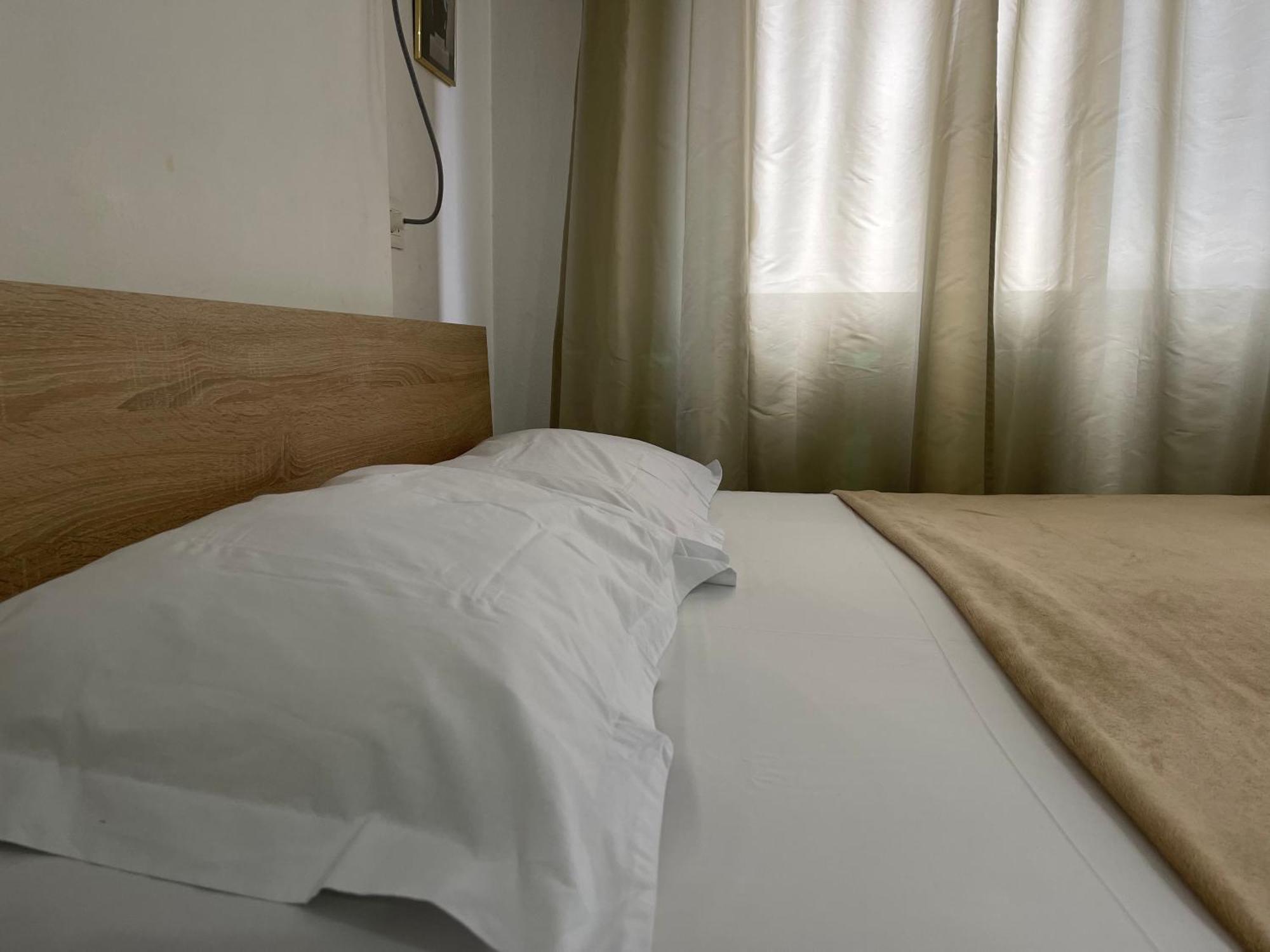 Downtown Modern Studio Apartment Тирана Экстерьер фото
